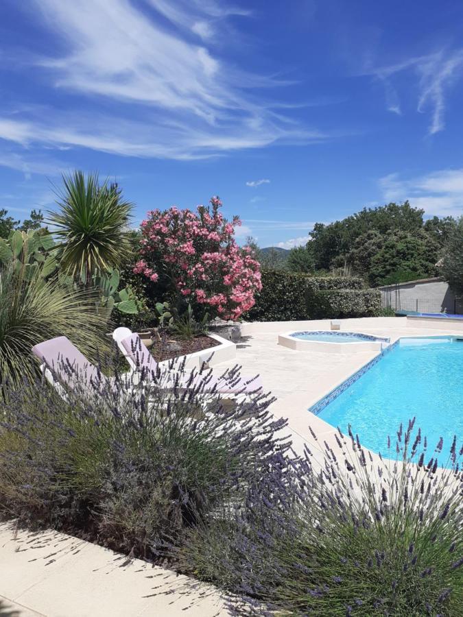 Gite Provencal Independant Avec Piscine Chauffee : Le Suy Bien Flayosc Εξωτερικό φωτογραφία